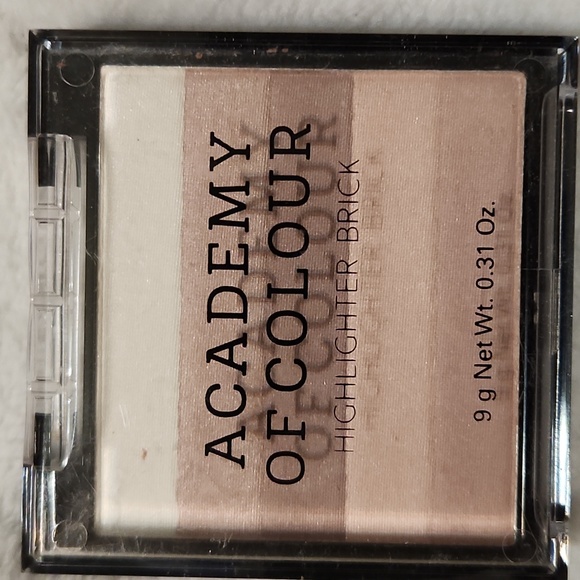 4 Eyeshadows - Natural Shades e.l.f., Academy of Colour & L.A. Colors - Picture 4 of 6